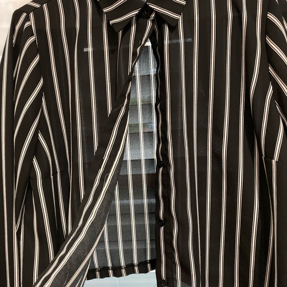 3/$15 Forever 21 striped button up! - Picture 2 of 3